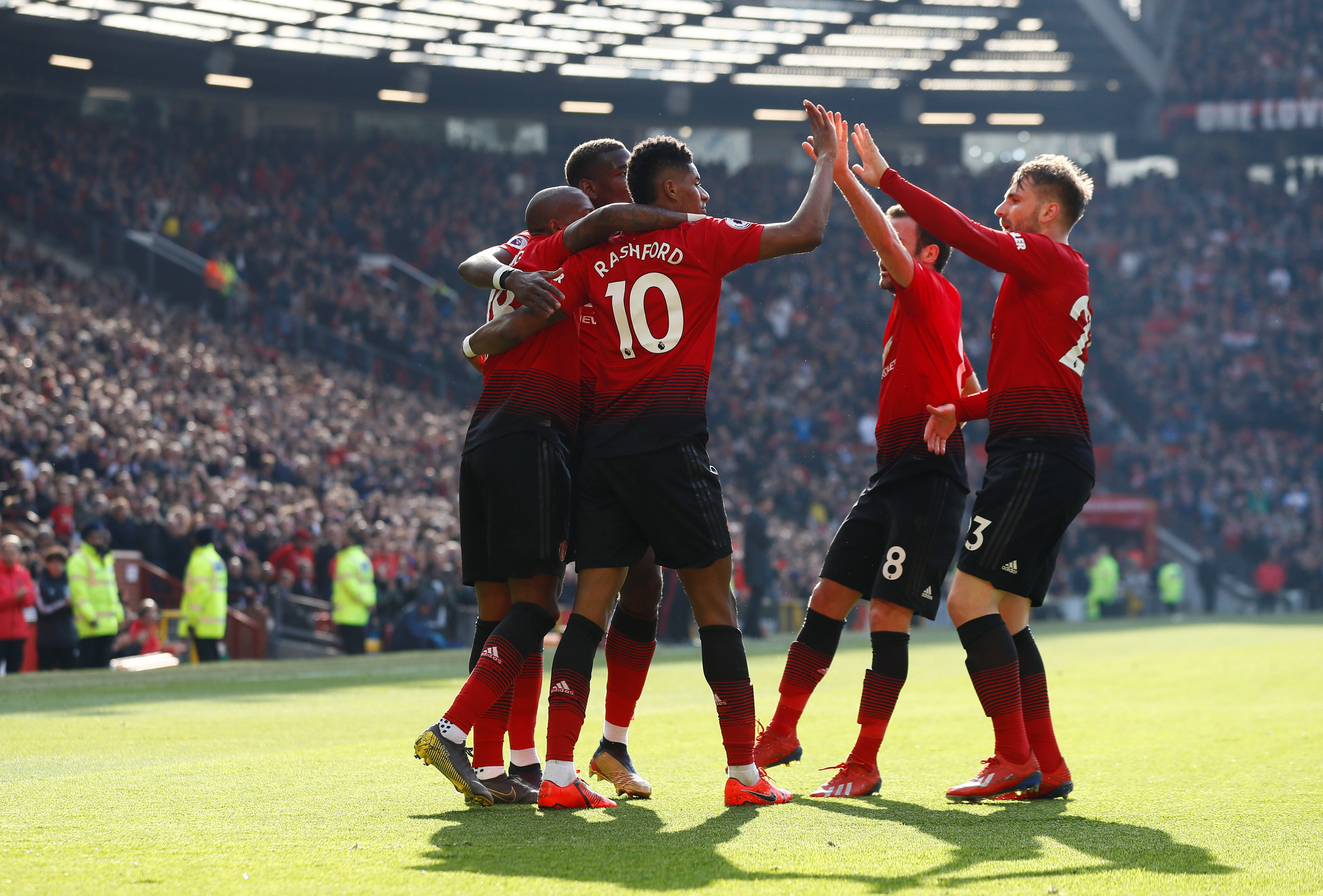 他通过一系 他通过一系